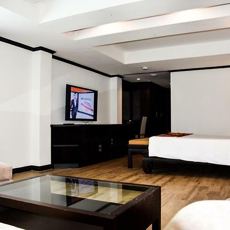 Pride Beach Resort - Adults Only Patong Exteriör bild