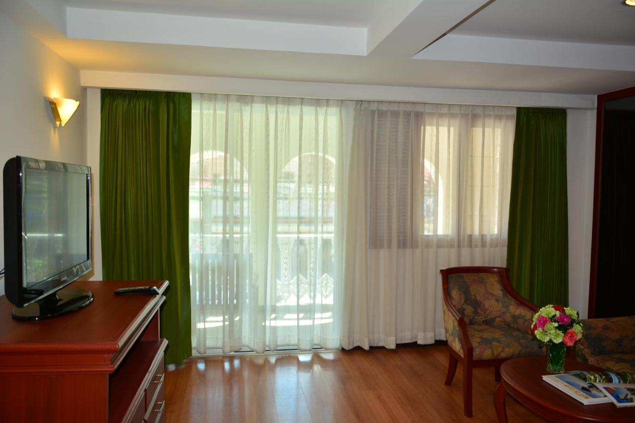 Pride Beach Resort - Adults Only Patong Exteriör bild