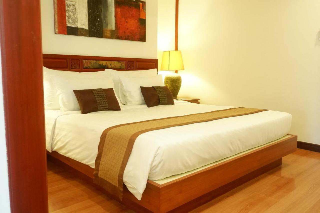 Pride Beach Resort - Adults Only Patong Exteriör bild