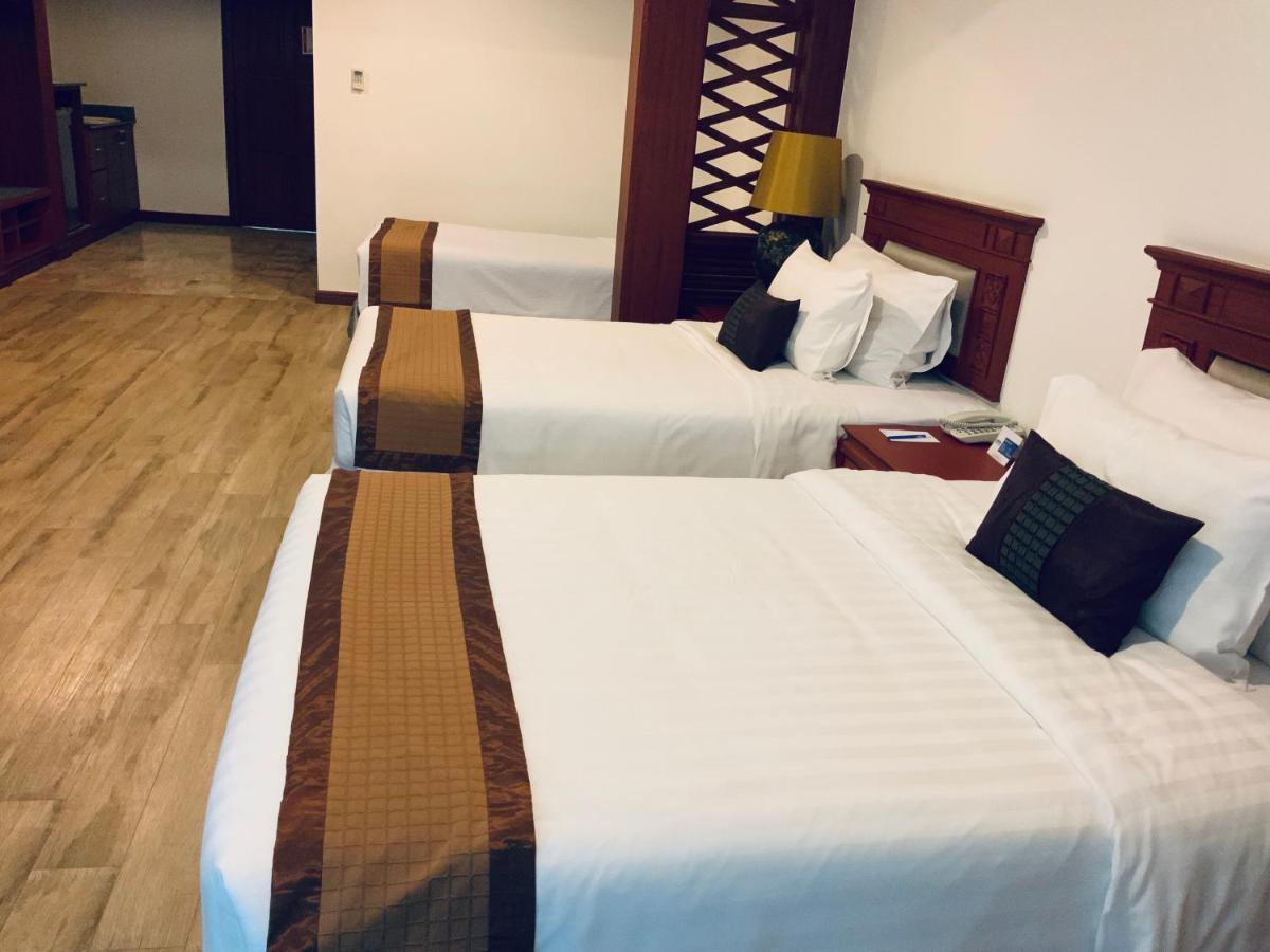 Pride Beach Resort - Adults Only Patong Exteriör bild